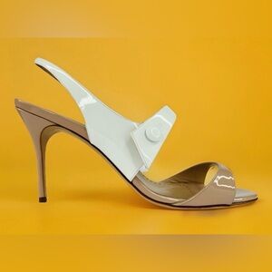 MANOLO BLAHNIK Climnetra Patent Leather Slingback Heel Sandals Size EU 42